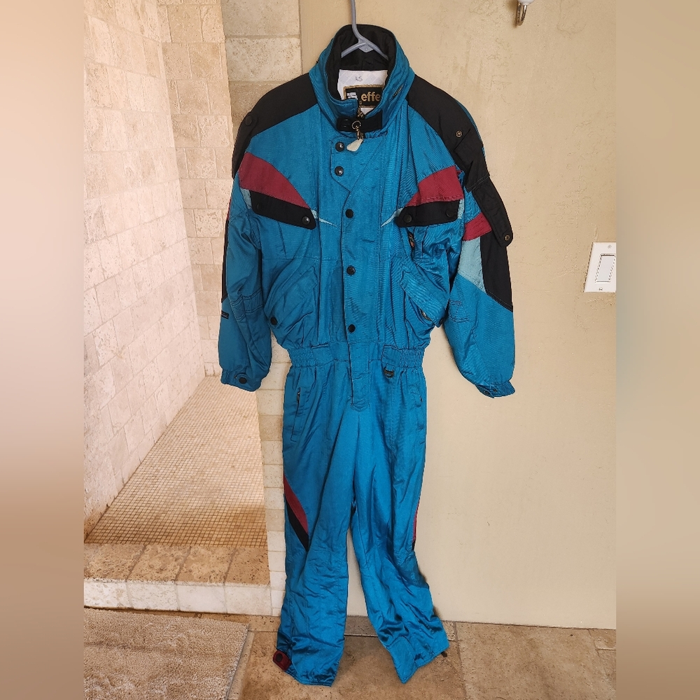 Effe  SKI SUIT FITS A SM/ MED
